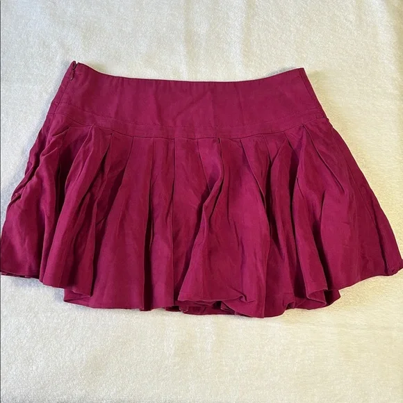 Free People 6 Skirt Raspberry Pleated Mini Skirt side zipper lined - Picture 3 of 9